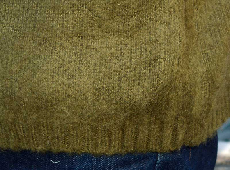 UNIVERD72 "22138" MOHAIR TOUCH SWEATER