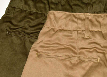 BUZZ RICKSON'S "BR52381" EARLY MILITARY CHINOS (MOD.) 1945 MODEL SHORTS