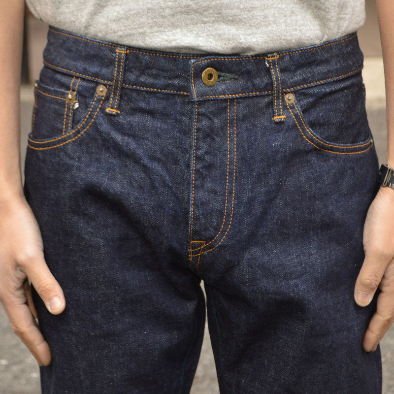 未使用JAPAN BLUE JEANS ジャパンブルージーンズ W28　J301 JAPAN BLUE JEANS】J301 ストレートモデル 14.8oz ハードデニム
