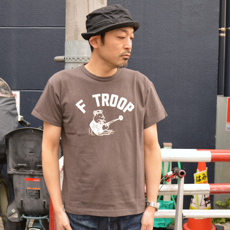 2ND-HAND (WAREHOUSE) "4064 F TROOP" Print T-shirt