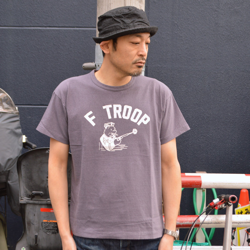 2ND-HAND (WAREHOUSE) "4064 F TROOP" Print T-shirt