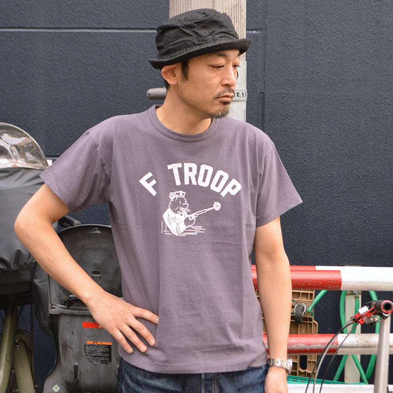 2ND-HAND (WAREHOUSE) "4064 F TROOP" Print T-shirt