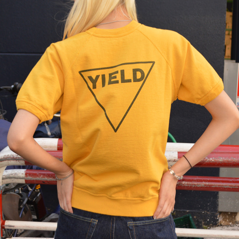 2ND-HAND (WAREHOUSE) "4104" S/S Sweat "YIELD"