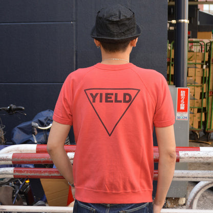 2ND-HAND (WAREHOUSE) "4104" S/S Sweat "YIELD"