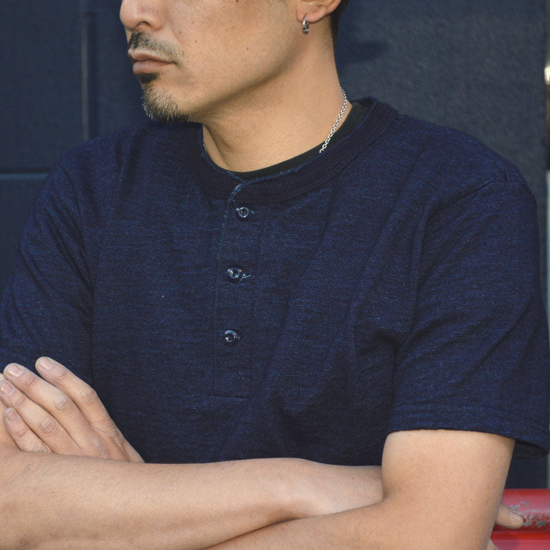 UES "662523" No.7 Yarn Dyed Indigo Henley Neck T-shirt