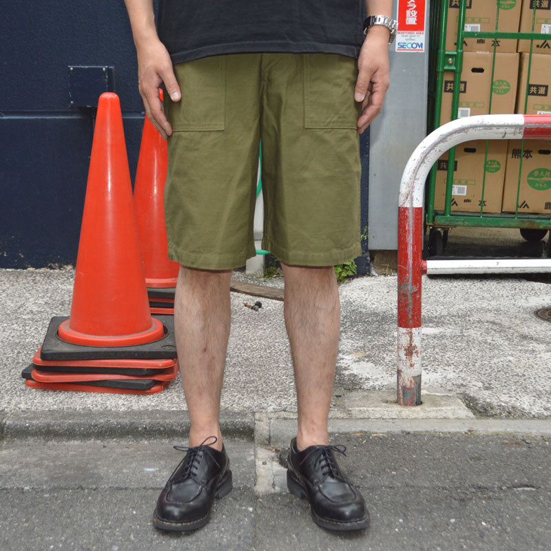 BUZZ RICKSON'S "BR51735" TROUSERS, MEN'S, COTTON SATEEN OLIVE GREEN QM SHADE 107, TYPE 1, CLASS SHORTS