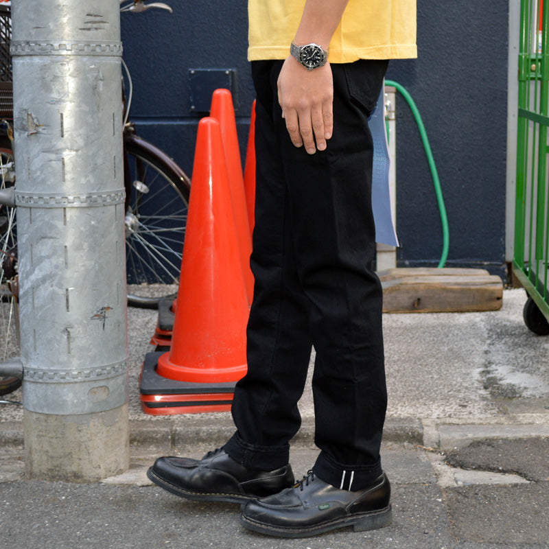 JAPAN BLUE JEANS -CIRCLE- "J314" 14oz BLACK Denim STRAIGHT