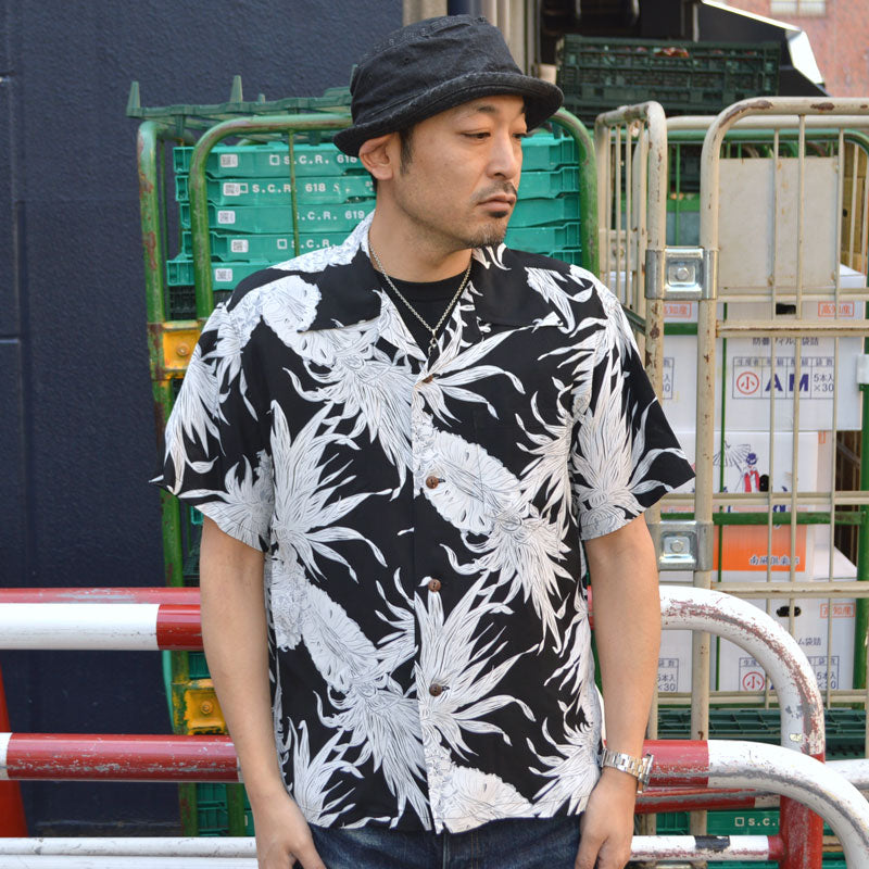 SUN SURF "SS39413" Rayon Hawaiian Shirt Aloha Shirt “ISLAND PINEAPPLE”